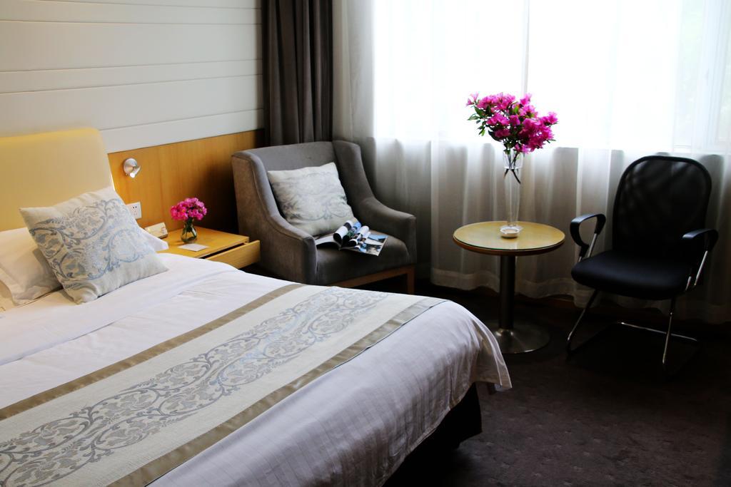 International Conference Hotel Of Nanjing Нанкін Номер фото