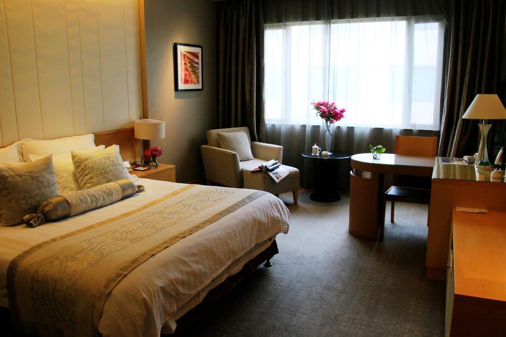 International Conference Hotel Of Nanjing Нанкін Номер фото