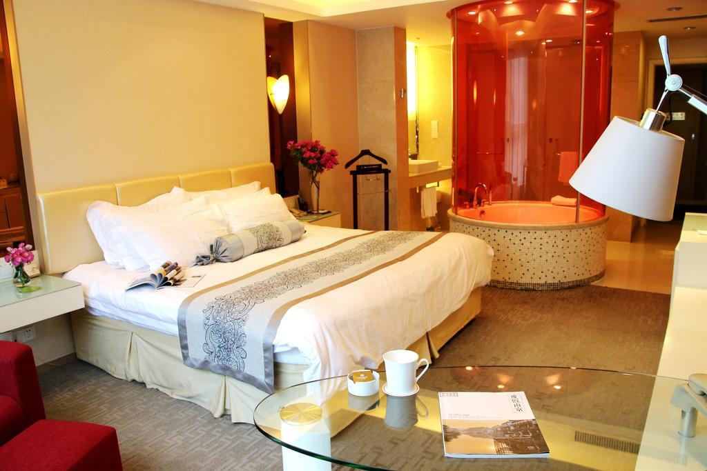 International Conference Hotel Of Nanjing Нанкін Номер фото