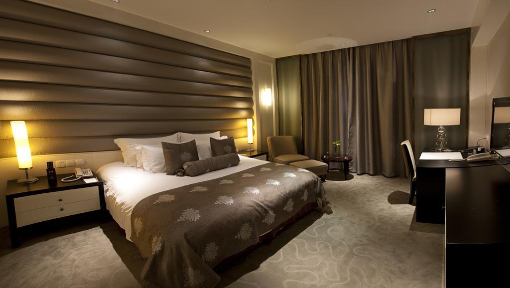 International Conference Hotel Of Nanjing Нанкін Номер фото